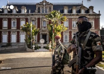 Crisis en Madagascar Unidad Militar de Élite Da Golpe de Estado y Presidente Rajoelina Huye