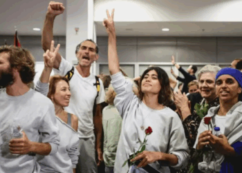 Deportan a Greta Thunberg y 170 Activistas Tras Intento de Ayuda a Gaza