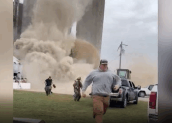 VIDEO «Derrumbe de elevador de granos en Illinois causa daños en infraestructura eléctrica»