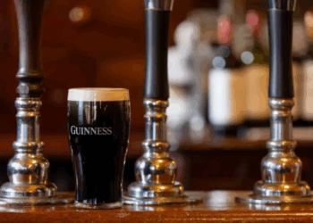 Dinastía Guinness: La Historia Más "Jugosa" que Downton Abbey