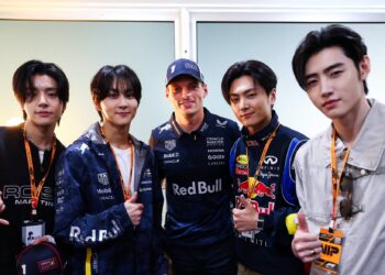 ENHYPEN se Cita con la Leyenda de la Fórmula 1 en un Encuentro Histórico