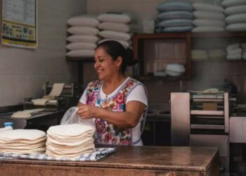 El Kilo de Tortilla Supera los $30 Pesos y se Consolida como Lujo en Varias Regiones de México