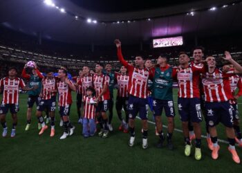 El incierto futuro de Alan Pulido de rechazar a Cruz Azul a quedarse sin equipo