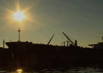 Descubierta una Flota Oscura que Impulsa el Imperio de Contrabando