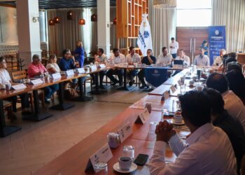 Fomentan la Seguridad en Playa del Carmen mediante reunión con empresarios