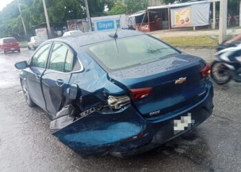 Fuerte Volcadura en la Av. Kabah Tras Alcance, Conductor Responsable Huye