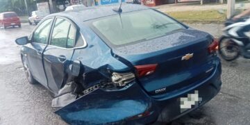 Fuerte Volcadura en la Av. Kabah Tras Alcance, Conductor Responsable Huye