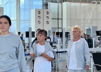 Greta Thunberg Llega a Grecia Tras Ser Detenida por Israel en Flotilla Humanitaria a Gaza