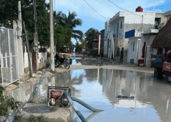 Fuertes Lluvias en Holbox Retrasan el Desagüe y Afectan la Imagen Turística