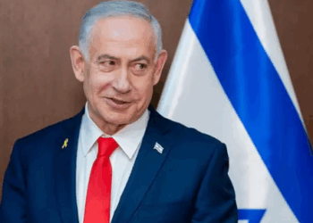 Israel Reanuda Ataques en Gaza Tras Acusar a Hamás de Romper el Alto el Fuego