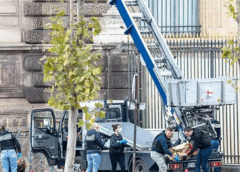 El Audaz Robo del Louvre, La Escalera que se Convirtió en Estrellato Publicitario