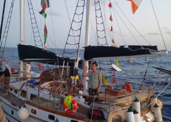 La Armada Israelí Intercepta la Flotilla Global Sumud con Mexicanos a Bordo