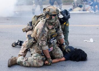 La Batalla Legal Contra el Despliegue Federal Illinois y Chicago Demandan a la Administración Trump