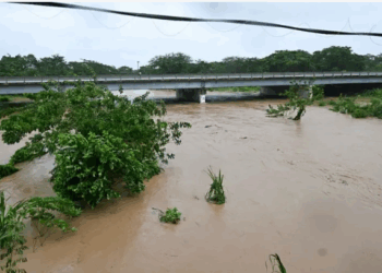 El Huracán Melissa Deja una Estela de Destrucción e Inundaciones Históricas en Jamaica, Haití y Cuba