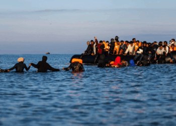 Asisten a Casi 100 Migrantes en La Restinga