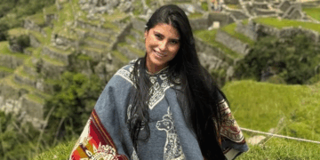 'Miss Paraca': Ex-Candidata a Señorita Colombia Desata Polémica por Preguntas sobre Asesinar a Petro