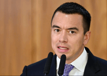 Presidente Noboa Denuncia Intento de Envenenamiento con Alimentos Obsequiados