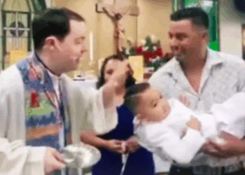 Cura Causa Polémica en Bautizo de Niño Mexicano