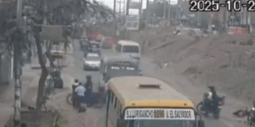 Ciudadanos de San Juan de Miraflores Detienen a Ladrón de Celulares