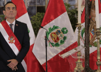 Crisis en Perú, El Congreso Inicia el Camino para la Destitución del Nuevo Presidente