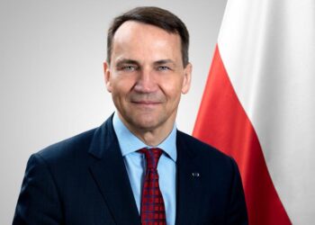 Polonia Pide a Europa Prepararse para Tres Años Más de Lucha en Ucrania