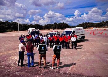 Profesionalizan a Bomberos de Chetumal con Curso de Conducción