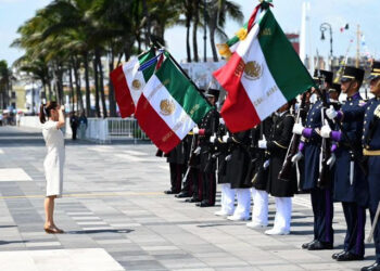 La Presidenta Claudia Sheinbaum Enfatiza la Defensa Diaria de la Soberanía en Aniversario de la Armada