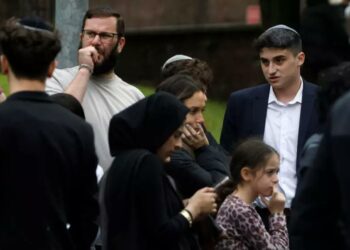 Terror y Luto en Manchester Ataque en Sinagoga de Heaton Park deja dos Muertos y Varios Heridos Graves