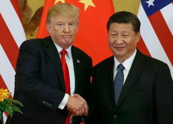 Trump Arremete Contra China por "Hostilidad Comercial" y Amenaza con un Aumento Masivo de Aranceles