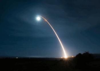 Trump Ordena Pruebas Nucleares en "Igualdad de Condiciones" con Rusia y China