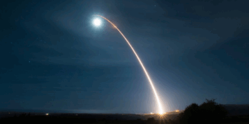 Trump Ordena Pruebas Nucleares en "Igualdad de Condiciones" con Rusia y China