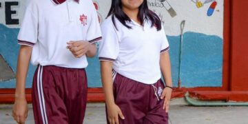 Avanza entrega de tenis escolares en Cancún con el programa “Pasos para la Transformación”