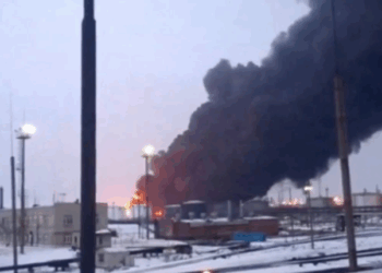 Ucrania Intensifica su Táctica de Ataques a Refinerías Rusas, Causa Escasez y Subida de Precios