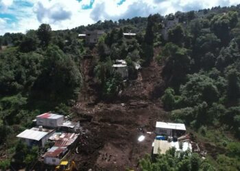Viento de Helicóptero Arranca Techos: La Inesperada Doble Desgracia en Hidalgo