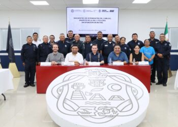 «Estefanía Mercado reconoce con jubilación a 14 policías por más de 20 años de servicio»