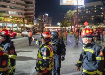 Explota automóvil en Ecuador: presunto ataque terrorista deja un muerto y varios heridos