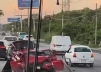 Fuerte choque deja al menos un lesionado en el tramo Puerto Morelos-Cancún