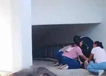 Cae alumno de Conalep de un segundo piso en Cancún; se presume que sufría ‘bullying’