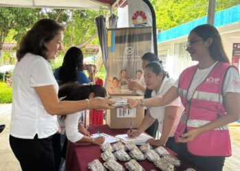 REALIZA DIF BENITO JUÁREZ BRIGADA MÉDICA VISUAL PARA BENEFICIAR A NIÑAS, NIÑOS Y ADULTOS MAYORES