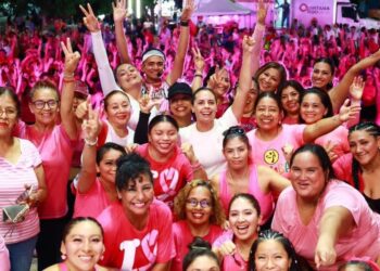 Ana Paty Peralta se une al “Muévete por la Vida” durante el Octubre Rosa