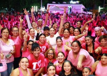 Ana Paty Peralta impulsa la salud femenina con “Muévete por la Vida” durante el Octubre Rosa