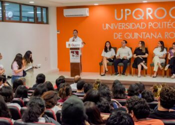 «Realizan conversatorio juvenil en la Universidad Politécnica de Quintana Roo»