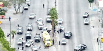 Hombre intenta robar pipa de gasolina vacía en Hermosillo y desata persecución policiaca