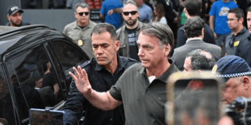 A Pesar de la Sentencia Bolsonaro Conserva Privilegios de Expresidente Incluso en Prisión