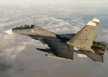 Accidente de caza Su-30 en Rusia, tripulación muere durante vuelo de entrenamiento