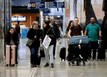 Aterrizaje de Emergencia en Monterrey por Pasajero Hostil