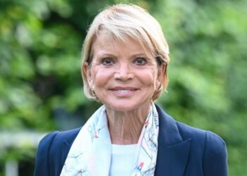 Actriz alemana descubre que su padre fue miembro de las SS mientras buscaba sus raíces judías