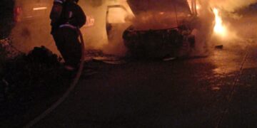 Bomberos de Cancún Atienden Emergencia Vehicular con Rapidez