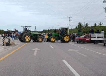 Cañeros Bloquean Autopista Campeche por Más de 12 Horas