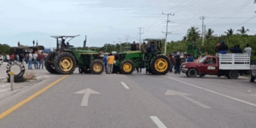 Cañeros Bloquean Autopista Campeche por Más de 12 Horas